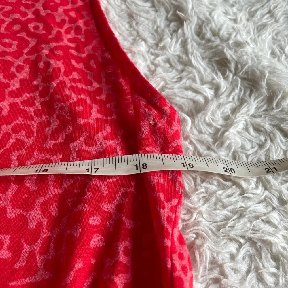 Nike Red leopard print work out shirt - Picture 2 of 5